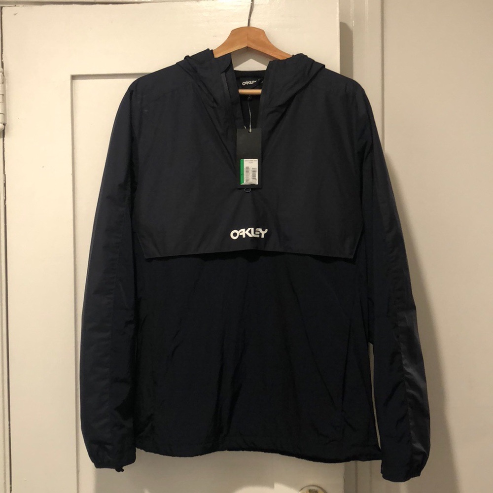 NWT Oakley men’s waterproof windbreaker